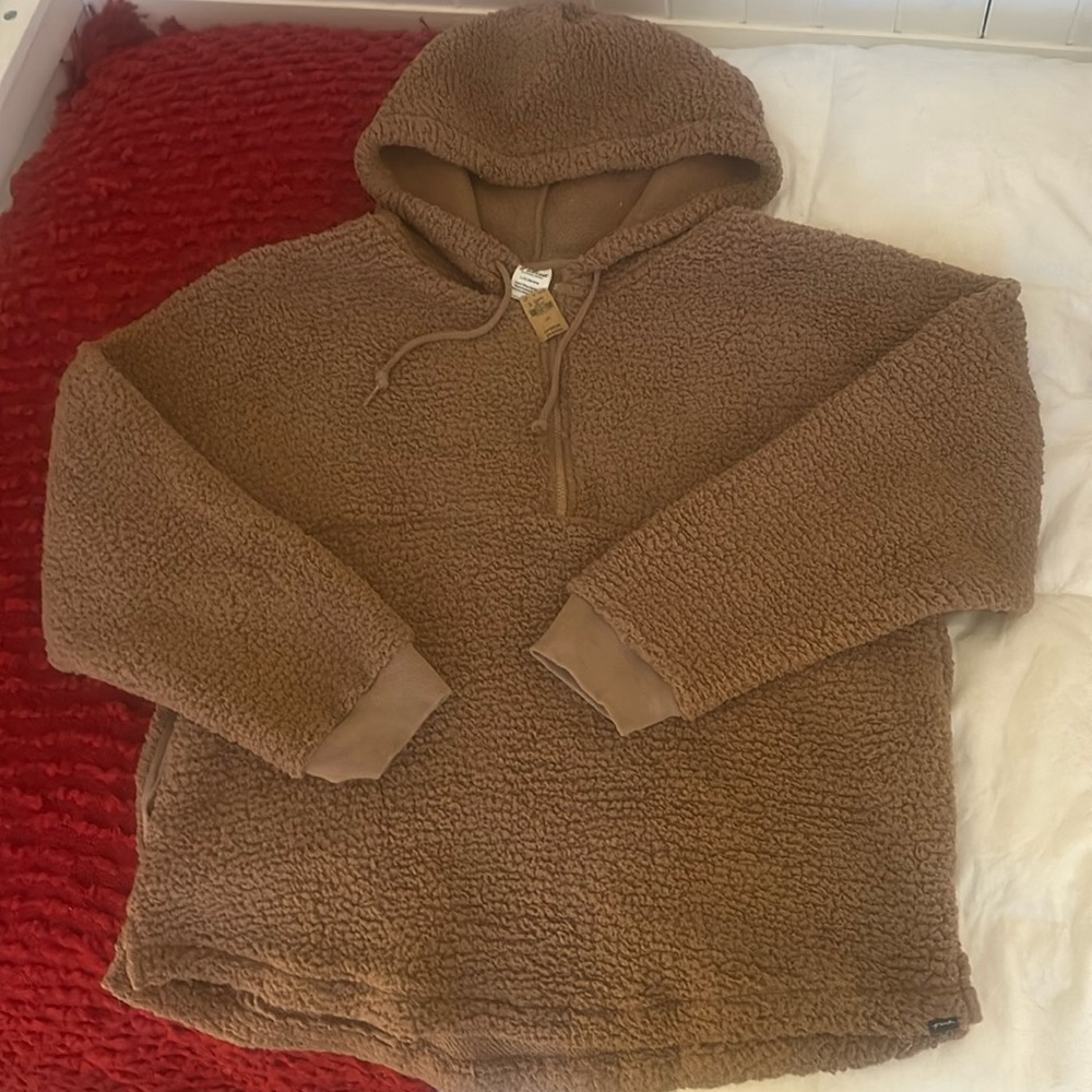 NWT PINK Sherpa 3/4 zip pullover. Size L